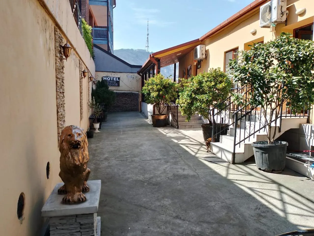 Two Lions Hotel Tbilisi Georgien
