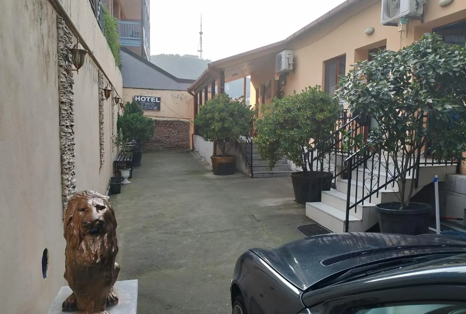 Two Lions Hotel Tbilisi