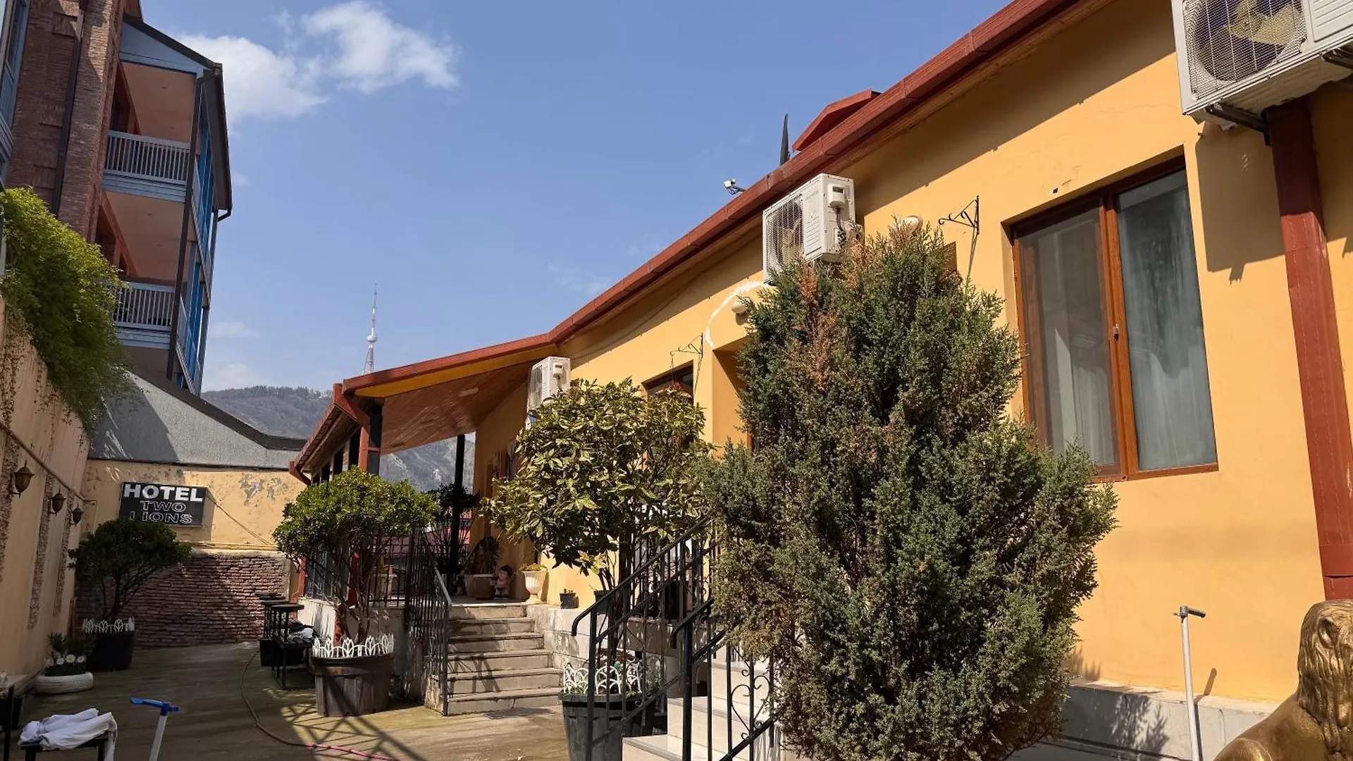 Two Lions Hotel Tbilisi